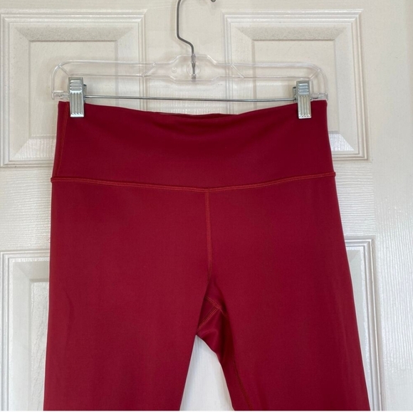 ATHLETA Elation Train 7/8 Tight Leggings Decadent Red Size Medium - Picture 5 of 7